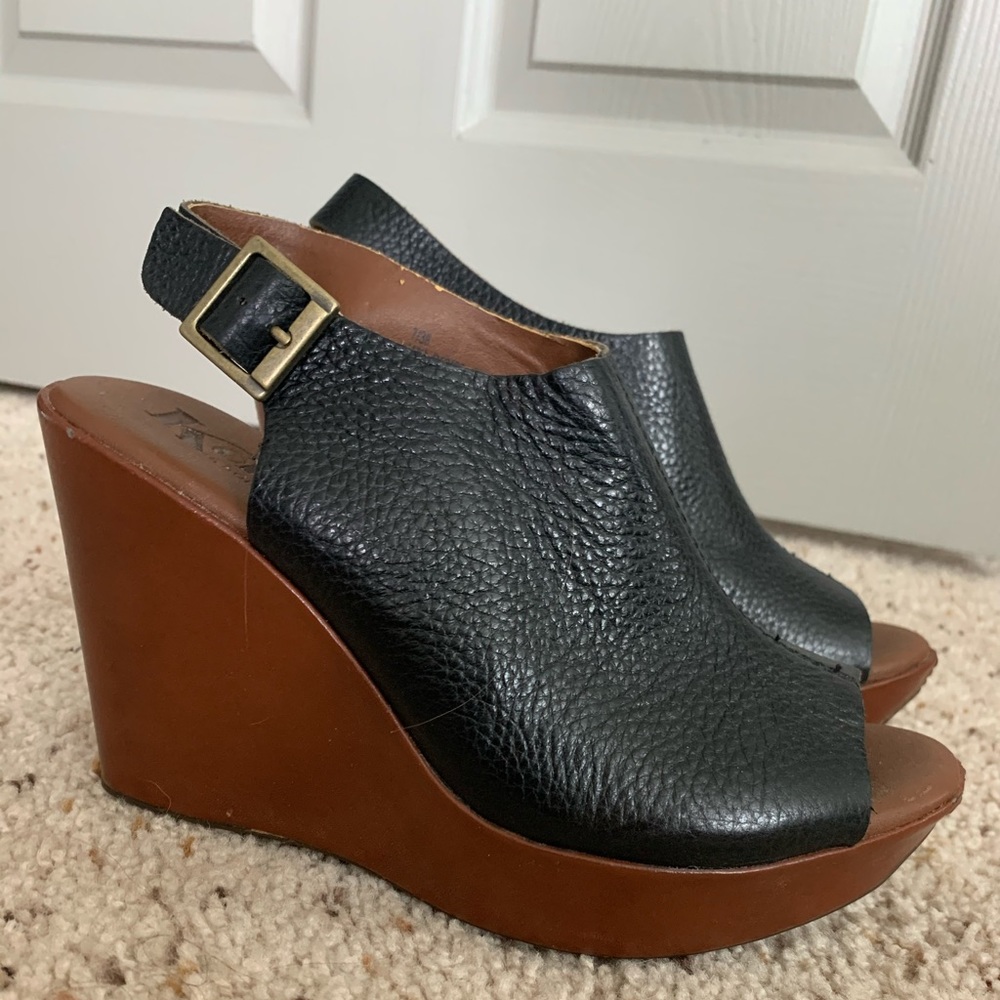 Korks Black and Tan Leather Wedges